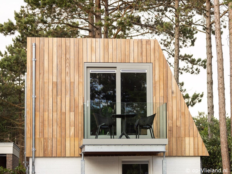 Tinyhouse bij de Kluut, To Vlieland during school holidays