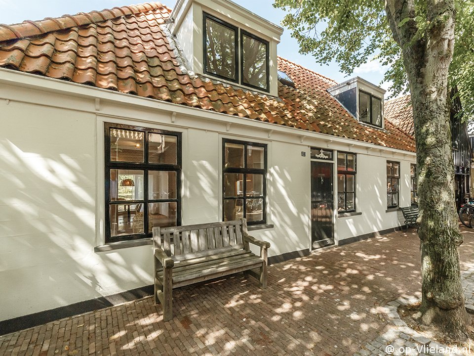 Dorpsstraat 10, Art route Vlieland