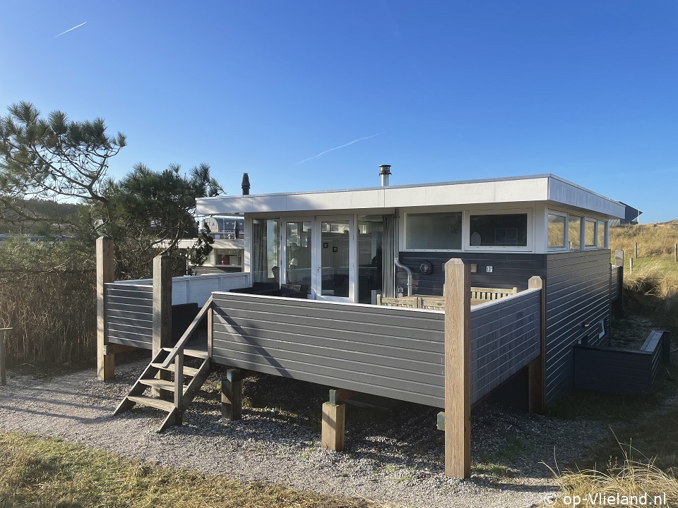 Stuurboord met `t Vooronder, Horse riding on the beach on Vlieland