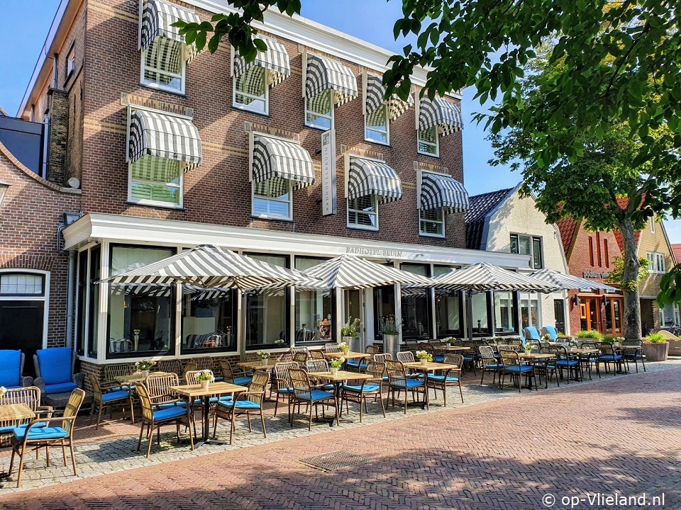 Appartement in Badhotel Bruin met terras, Christmas cross country Vlieland