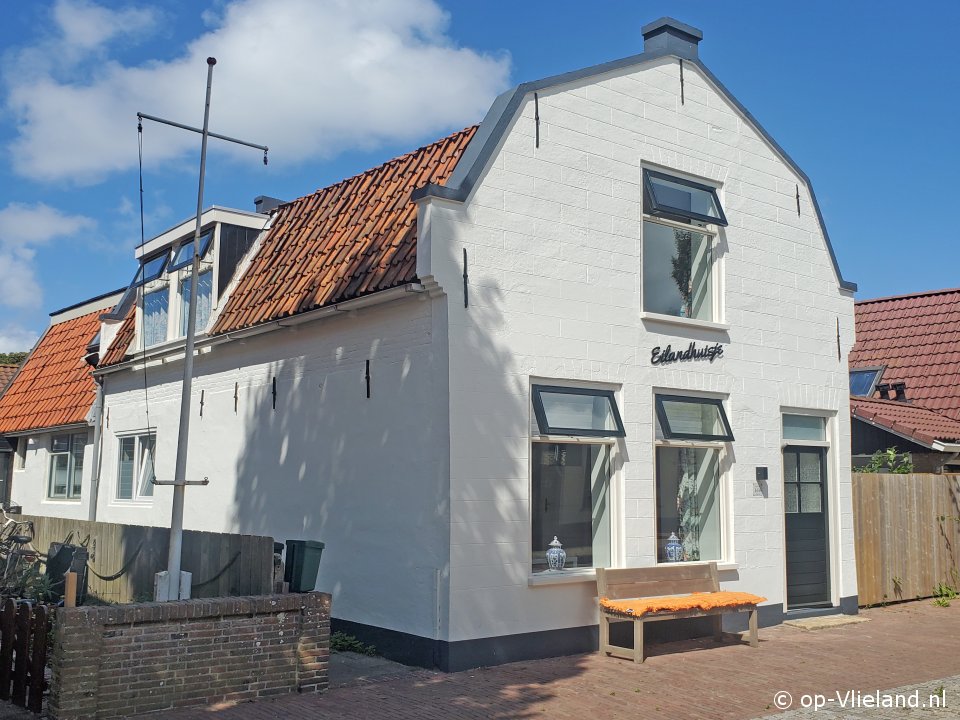 Eilandhuisje Parnassia, Bungalow on Vlieland